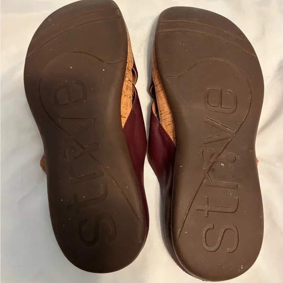 Strive Women's Burgundy Crisscross Slide Sandals with Buckle - Picture 3 of 4